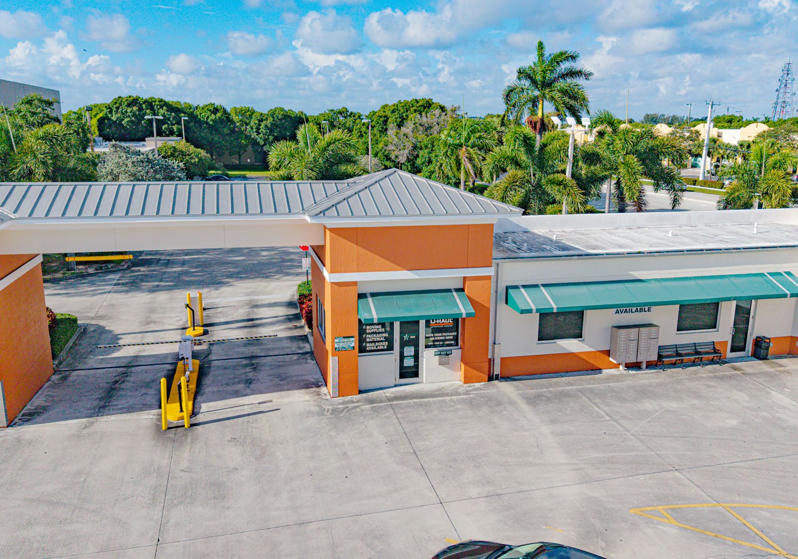 Self Storage USA building exterior at 1900–1950 Banks Rd, Margate, FL